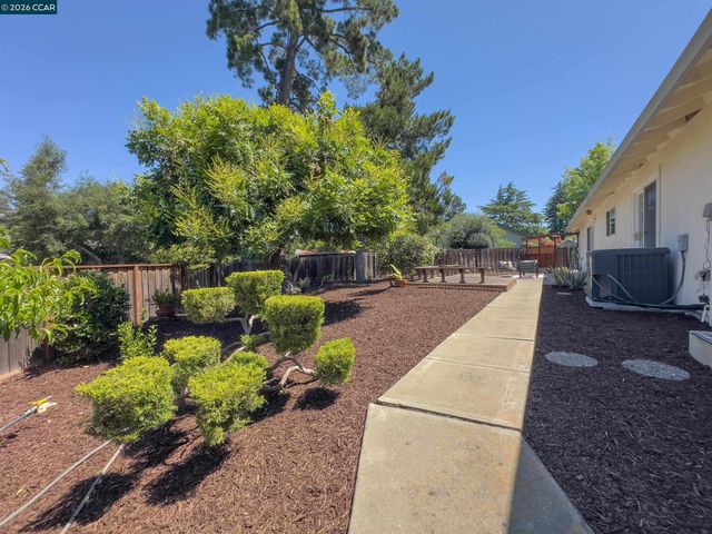 1671 Dugan Ct, Concord, CA 94521