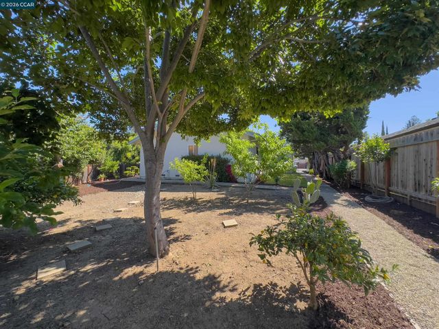 1671 Dugan Ct, Concord, CA 94521