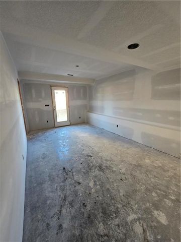 512 W Lawrence Street, Spring Hill, KS 66083