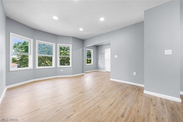 3929 Riverside Avenue, Cleveland, OH 44109