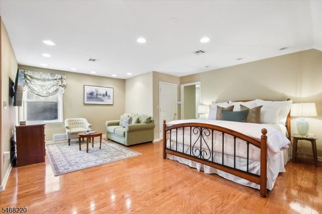 74 Woodland Rd, Madison Boro, NJ 07940