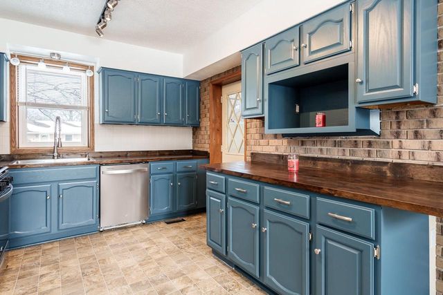 1203 Beloit Avenue, Janesville, WI 53546