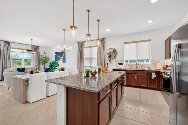 415 OVERPOOL AVENUE, Davenport, FL 33896