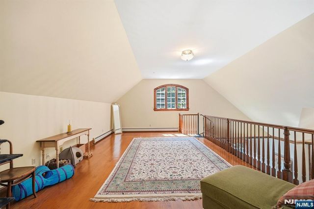 176 Rockburn Pass, West Milford, NJ 07480