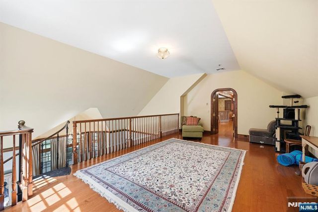 176 Rockburn Pass, West Milford, NJ 07480