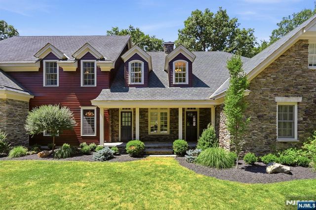 176 Rockburn Pass, West Milford, NJ 07480