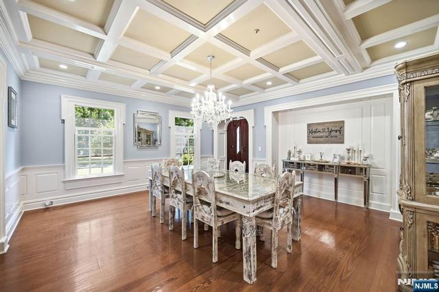 176 Rockburn Pass, West Milford, NJ 07480