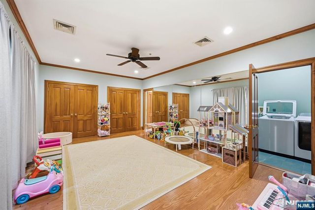 176 Rockburn Pass, West Milford, NJ 07480