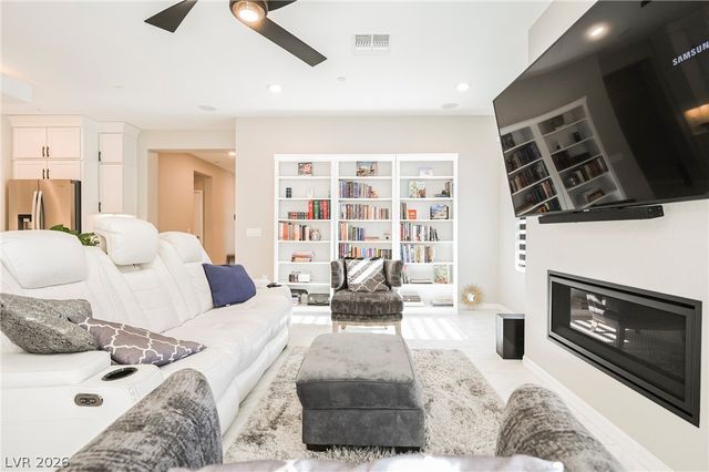 23 Cliffwater Street, Henderson, NV 89011
