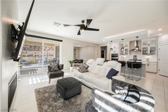 23 Cliffwater Street, Henderson, NV 89011