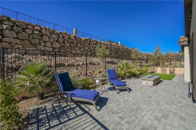 23 Cliffwater Street, Henderson, NV 89011