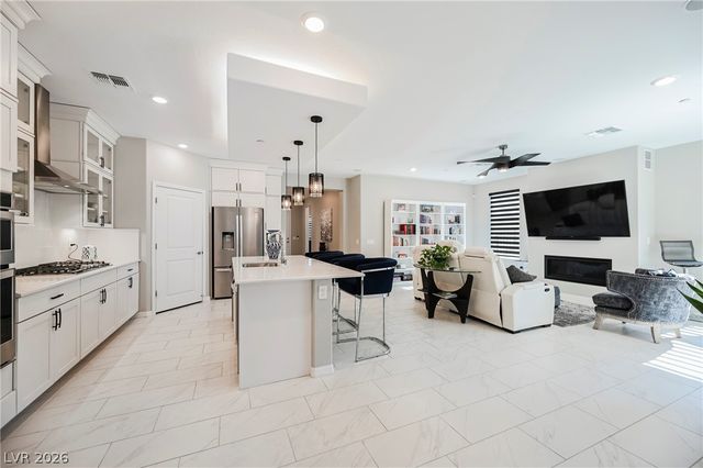 23 Cliffwater Street, Henderson, NV 89011