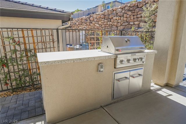 23 Cliffwater Street, Henderson, NV 89011