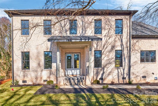 6811 Burlwood Road, Charlotte, NC 28211