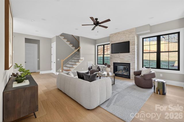 6811 Burlwood Road, Charlotte, NC 28211