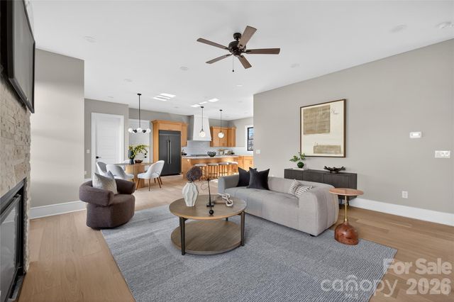 6811 Burlwood Road, Charlotte, NC 28211