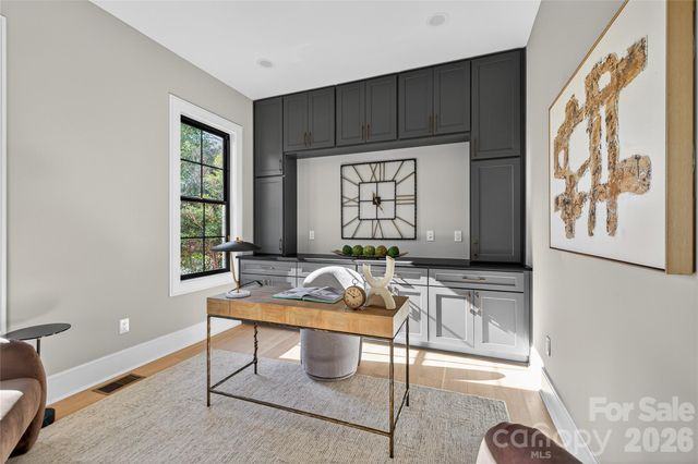 6811 Burlwood Road, Charlotte, NC 28211