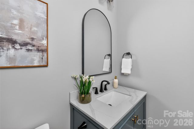 6811 Burlwood Road, Charlotte, NC 28211