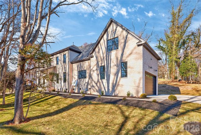 6811 Burlwood Road, Charlotte, NC 28211