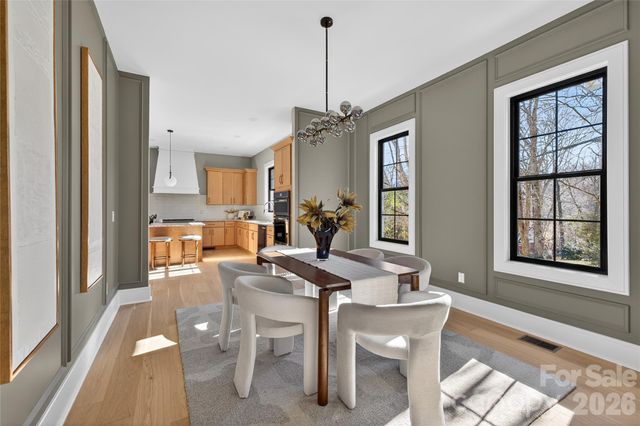 6811 Burlwood Road, Charlotte, NC 28211