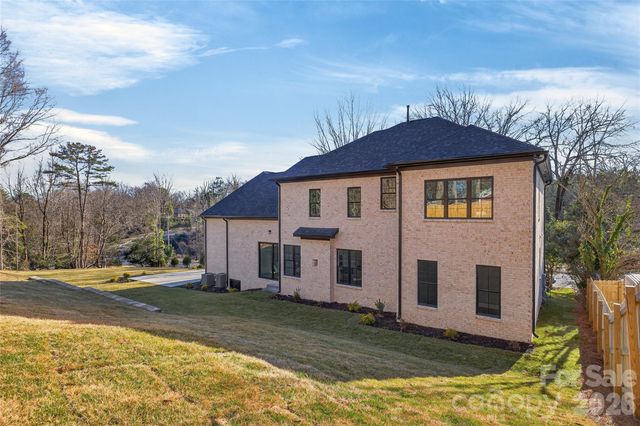 6811 Burlwood Road, Charlotte, NC 28211