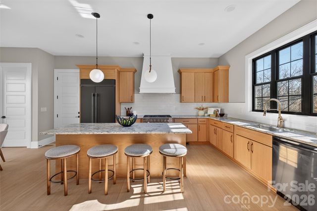 6811 Burlwood Road, Charlotte, NC 28211