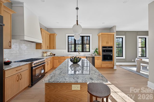 6811 Burlwood Road, Charlotte, NC 28211