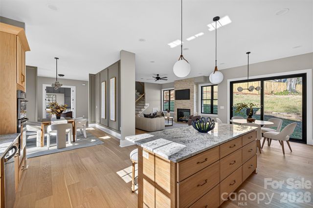 6811 Burlwood Road, Charlotte, NC 28211