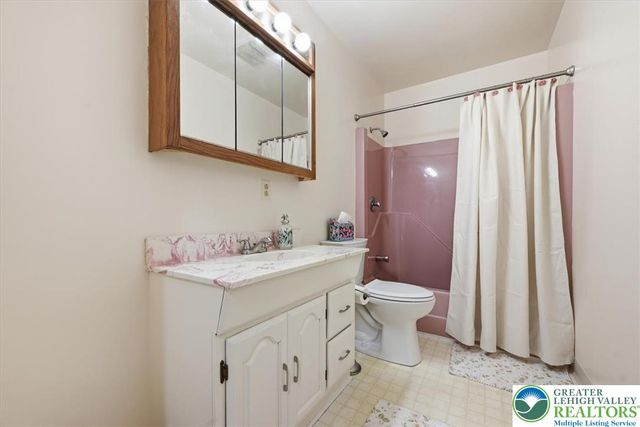 2386 Black River Road, Lower Saucon Twp, PA 18015