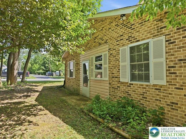 2386 Black River Road, Lower Saucon Twp, PA 18015