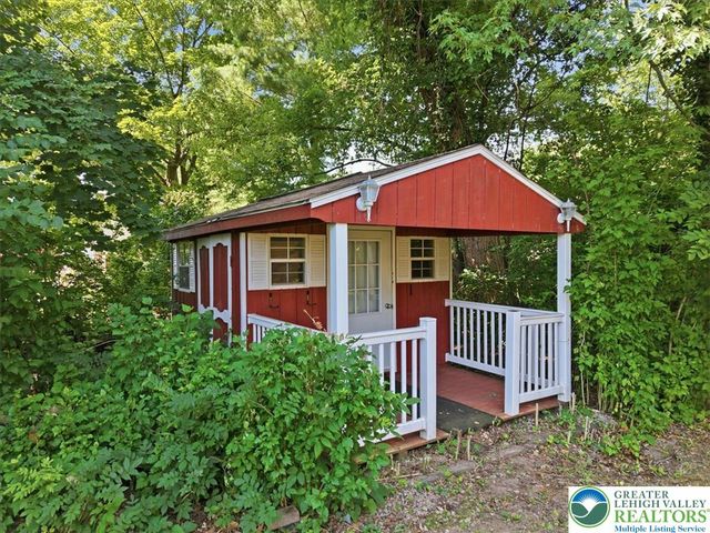 2386 Black River Road, Lower Saucon Twp, PA 18015