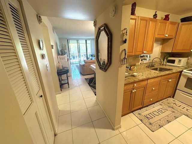 8150 W Mcnab Road 222, Tamarac, FL 33321