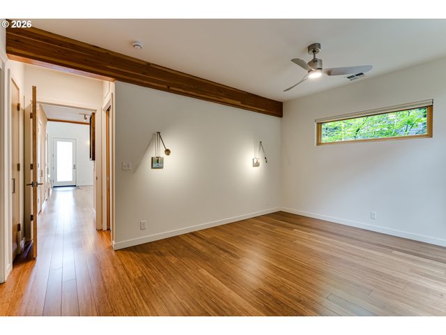 2863 FRIENDLY St, Eugene, OR 97405