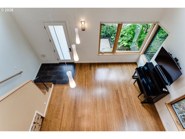 2863 FRIENDLY St, Eugene, OR 97405
