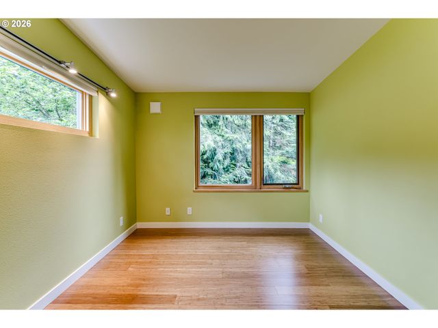2863 FRIENDLY St, Eugene, OR 97405