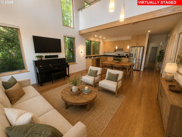 2863 FRIENDLY St, Eugene, OR 97405
