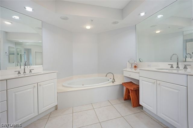 7225 Pelican Bay BLVD 502, Naples, FL 34108