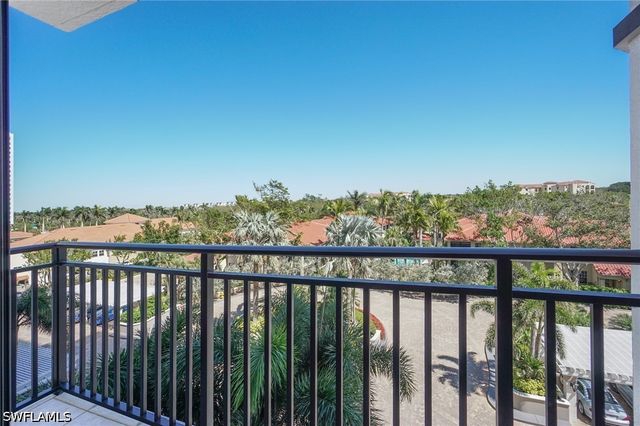 7225 Pelican Bay BLVD 502, Naples, FL 34108