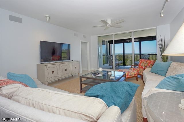 7225 Pelican Bay BLVD 502, Naples, FL 34108
