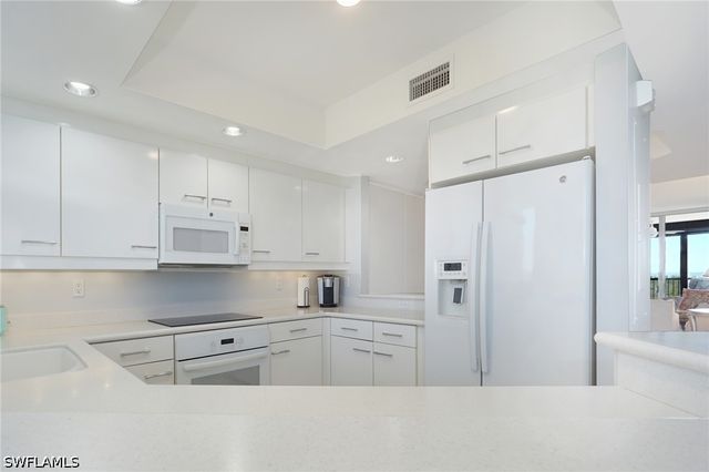 7225 Pelican Bay BLVD 502, Naples, FL 34108