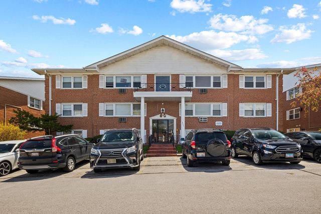 8440 W 95TH Street 1, Hickory Hills, IL 60457