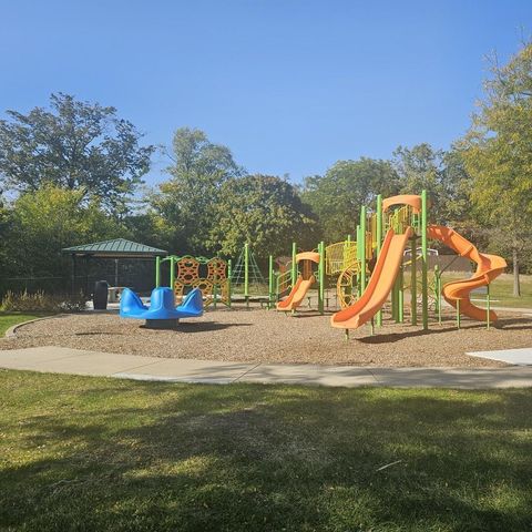 8440 W 95TH Street 1, Hickory Hills, IL 60457