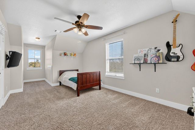 923 N Debco LN, Spicewood, TX 78669