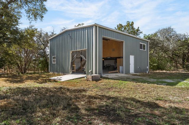 923 N Debco LN, Spicewood, TX 78669