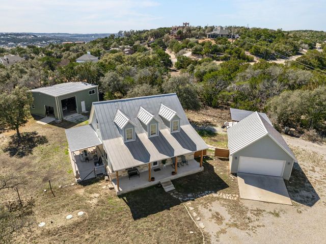 923 N Debco LN, Spicewood, TX 78669