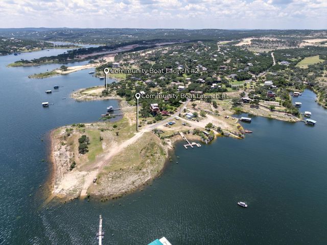 923 N Debco LN, Spicewood, TX 78669