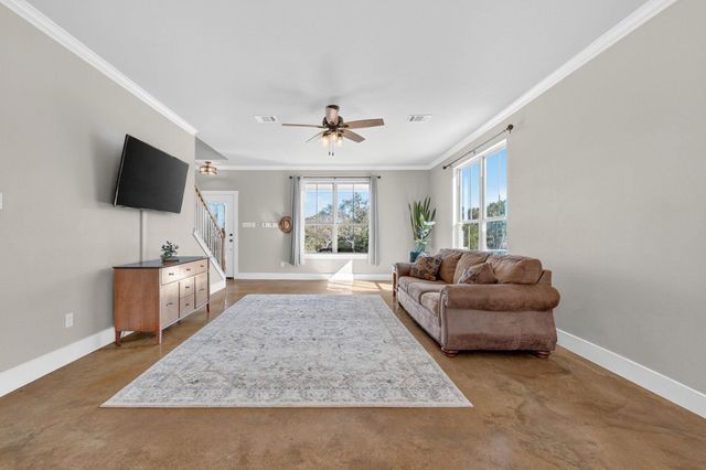 923 N Debco LN, Spicewood, TX 78669