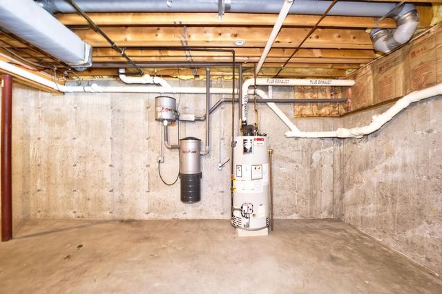 2 Winterberry Lane, Westport, MA 02790