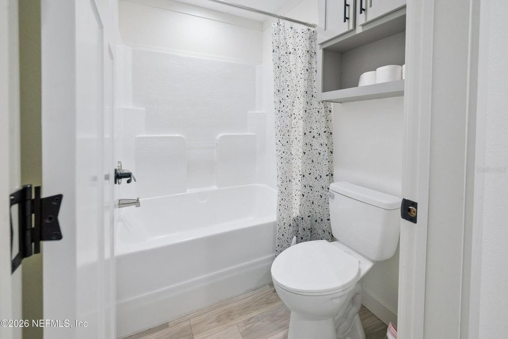 Image 22 of property listing at 7577 HOT SPRINGS COURT, Keystone Heights, FL 32656