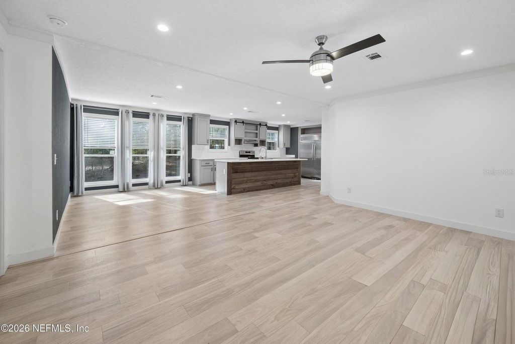 Image 4 of property listing at 7577 HOT SPRINGS COURT, Keystone Heights, FL 32656